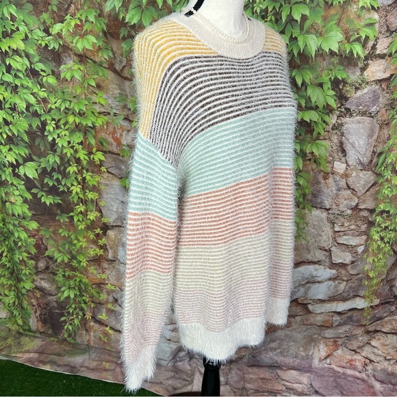 ON BLUE Oversized Striped Fuzzy Sweater, M - Picture 6 of 8